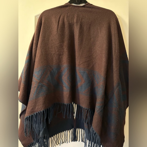 American Eagle Native Print Shawl - Picture 3 of 4